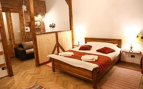 Apartamentul 16